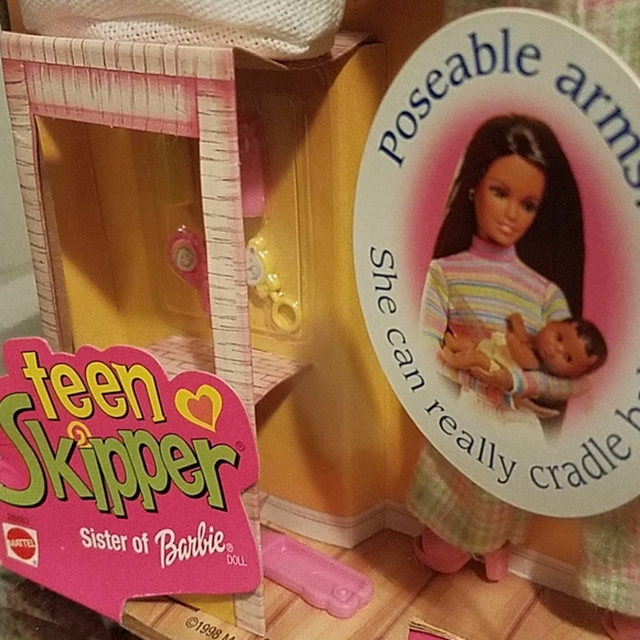 SOLD Cool Sitter Teen Skipper African American NIB - Picture 4 of 9